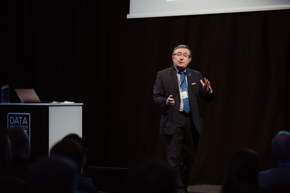 Diego Galar presenting at Data Innovation Summit 2019