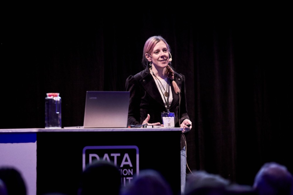 Clair Sullivan Machine Learning Engineer at GitHub presenting at the Data Innovation Summit 2019