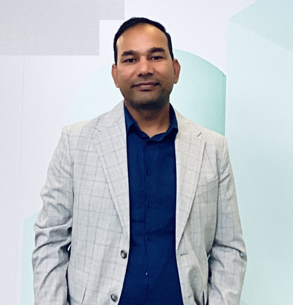 Image of Rakesh Singh who will present on Role of AI in Data Management Evolution at the Data Innovation Summit 2024 in Stockholm